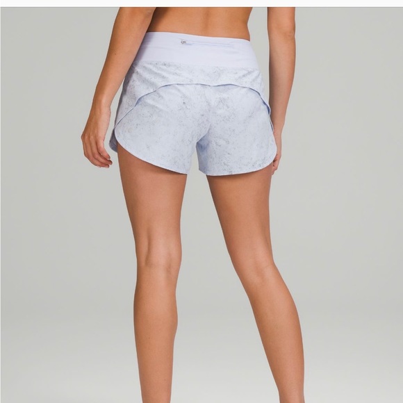 Lululemon speed-up mid-rise lined 4 inch shorts - Picture 3 of 4